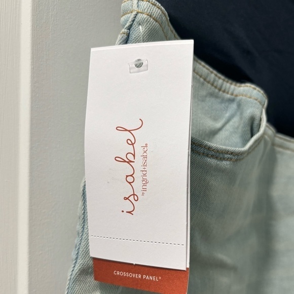 NWT - Isable by Ingrid + Isabel - Maternity Shorts - Size 4 - Picture 4 of 7